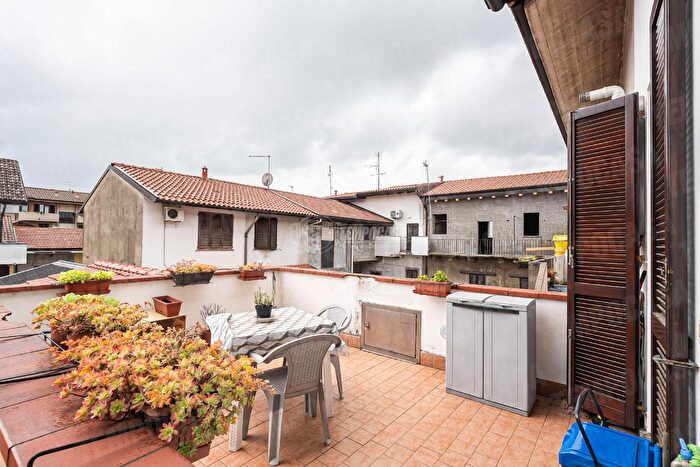 Appartamento trilocale in vendita in Via Borromeo, Seregno