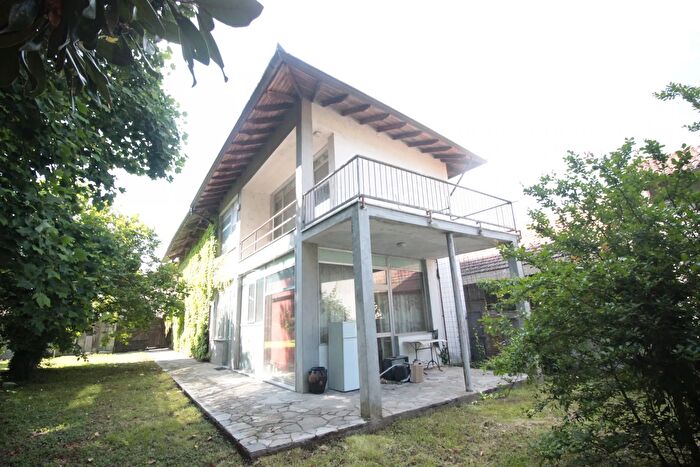 Casa con 8 locali in vendita in Via Roma, Balzola