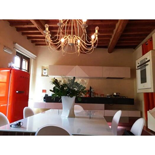 Casa con 5 locali in vendita in Via Trento, Pontedera