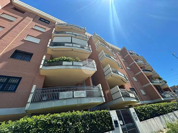 Appartamento bilocale in vendita in Viale Francesco Caltagirone, Roma