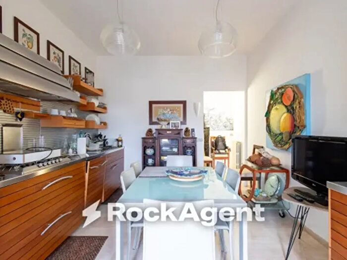 Appartamento trilocale in vendita in Via Francesco Cilea, Catanzaro