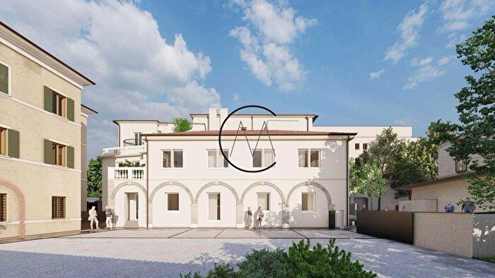 Appartamento con 8 locali in vendita in PZa del Duomo, Treviso