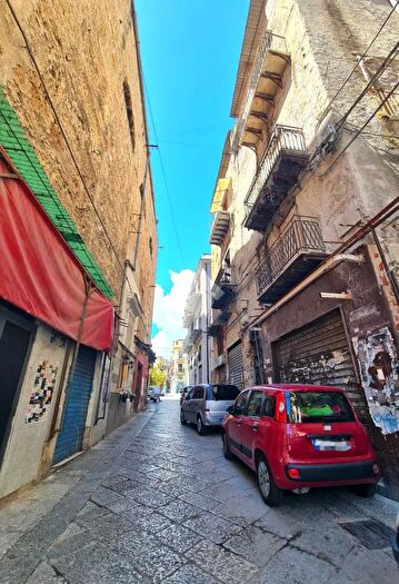 Appartamento trilocale in vendita in Via Cappuccinelle, Palermo