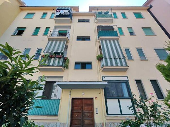 Appartamento trilocale in vendita in Via Luigi Settembrini, Benevento