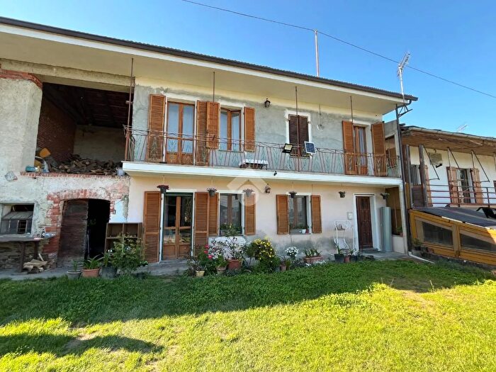 Casa con 5 locali in vendita in Via Basse Senaude, Envie