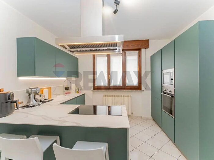 Appartamento trilocale in vendita in Via Tortona, Busto Arsizio