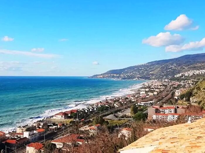 Casa con 10 locali in vendita in Centro Storico, Acquappesa