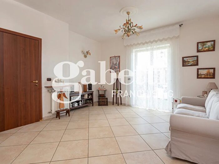 Appartamento quadrilocale in vendita in Via Marano Quarto, Marano Di Napoli