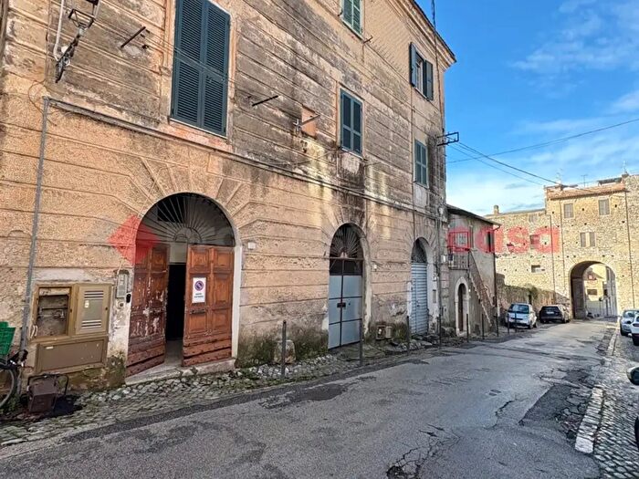 Case in Vendita e in Affitto - 3