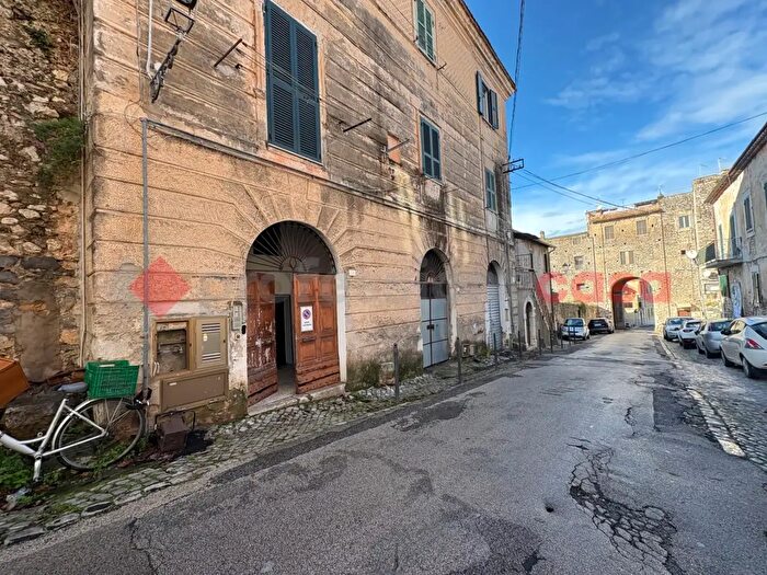 Case in Vendita e in Affitto - 2