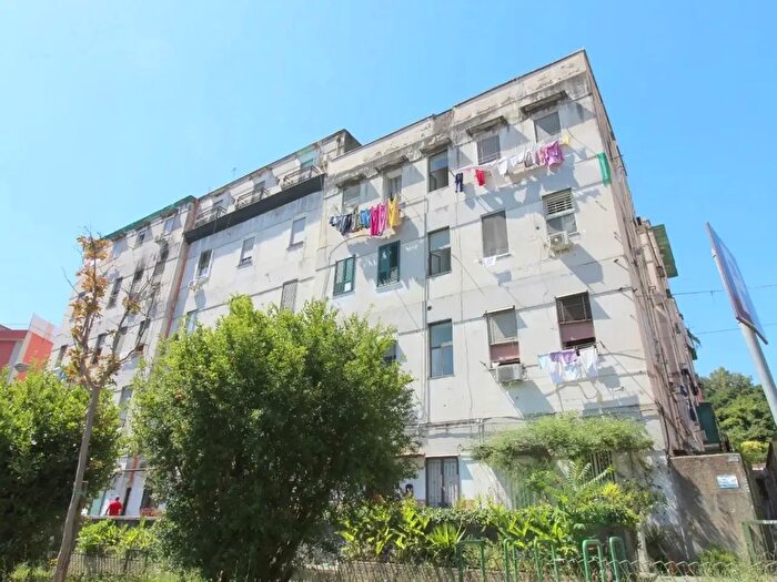 Appartamento bilocale in vendita in Piazza S Eframo Vecchio, Napoli