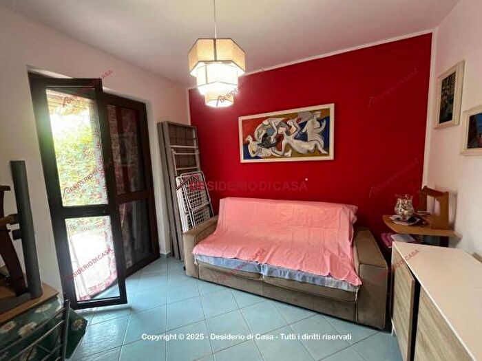 Appartamento quadrilocale in vendita in Viale delle Tribune, Campofelice Di Roccella