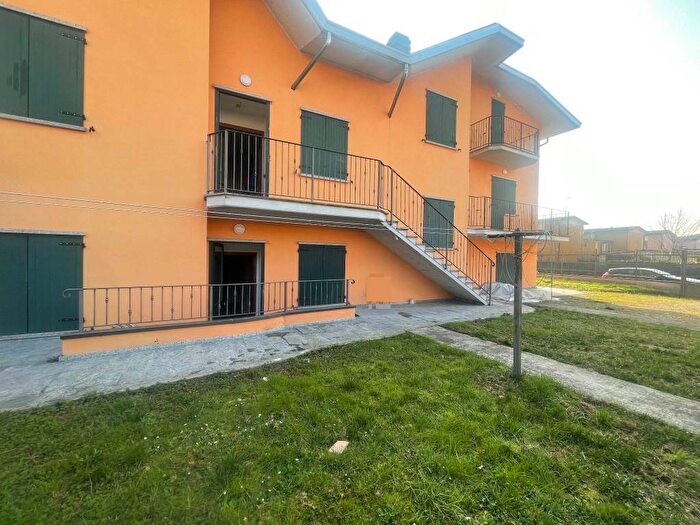 Appartamento quadrilocale in affitto in Via Giuseppe Verdi, Centro, Pieve San Giacomo