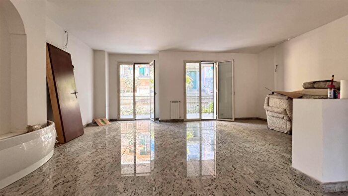 Appartamento con 5 locali in vendita in Via Girolamo LI Causi, Militello In Val Di Catania