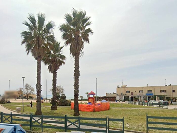 Appartamento trilocale in affitto in Strada Valmontorio, Lido di Foce Verde, Latina