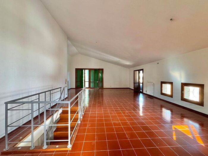 Appartamento con 7 locali in vendita in Ponsacco