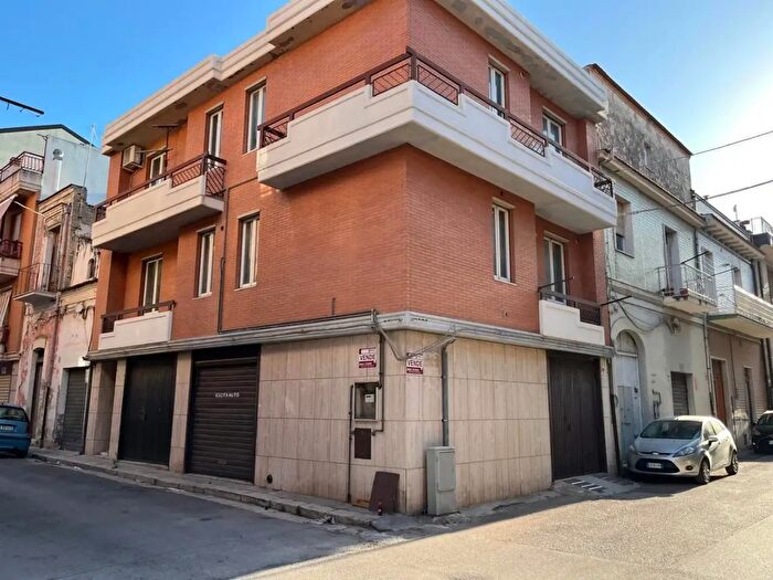 Casa con 6 locali in vendita in Via De Deo, San Severo