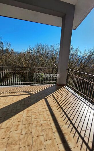 Casa quadrilocale in vendita in Via Provinciale, Manocalzati