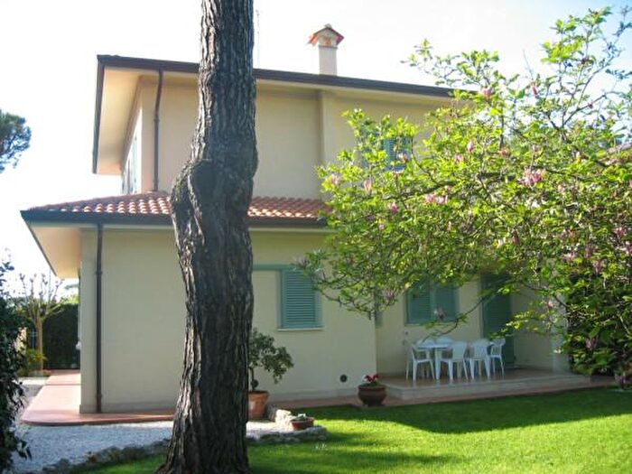 Casa con 6 locali in affitto in Via G Agnelli, Forte Dei Marmi
