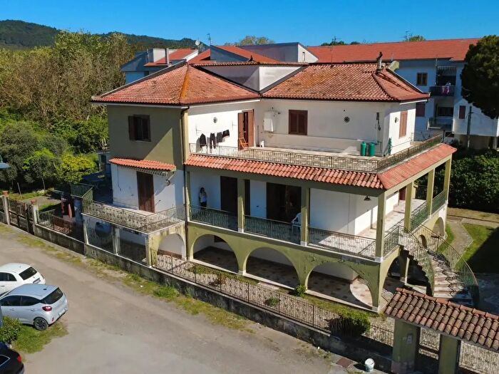 Casa con 12 locali in vendita in Via Velina, Castelnuovo Cilento