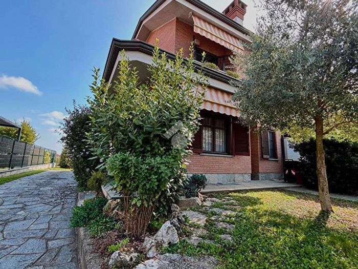 Casa con 10 locali in vendita in Via San Maurizio, Borgaro Torinese