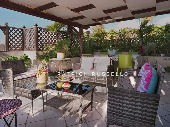 Appartamento con 9 locali in vendita in Gela