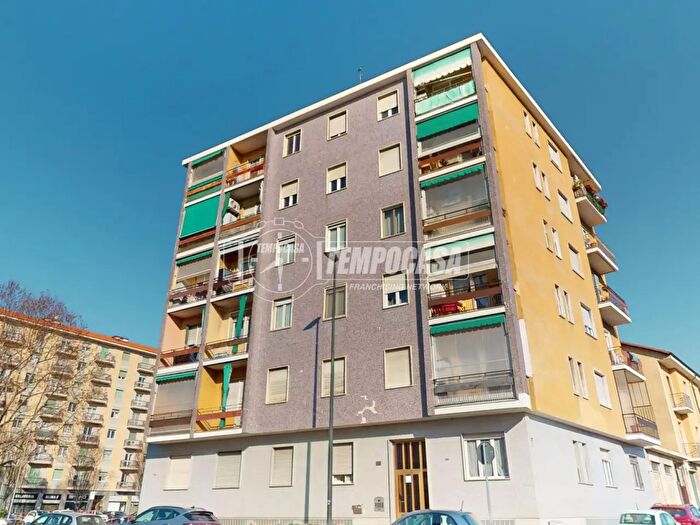 Appartamento trilocale in vendita in Via Duino, Torino