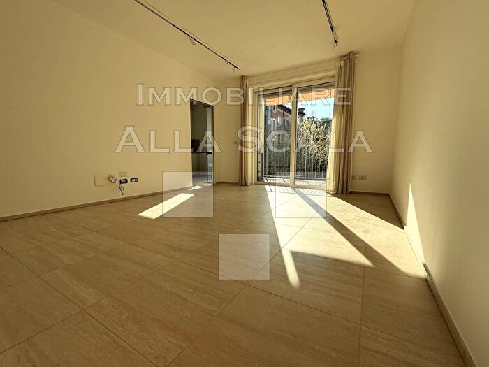 Appartamento trilocale in affitto in Via Andrémarie Ampère, Casoretto, Milano