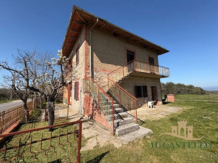 Casa con 5 locali in vendita in Badia, Castiglione Del Lago