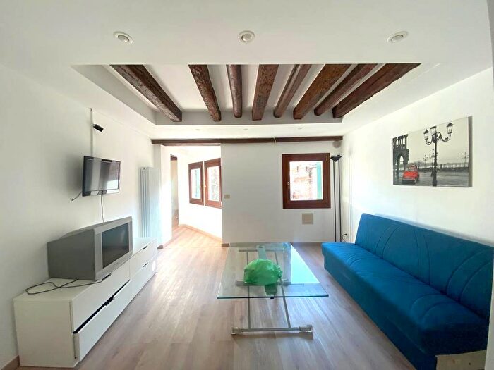 Appartamento trilocale in affitto in Campo San Polo San Cassiano, San Polo, Venezia