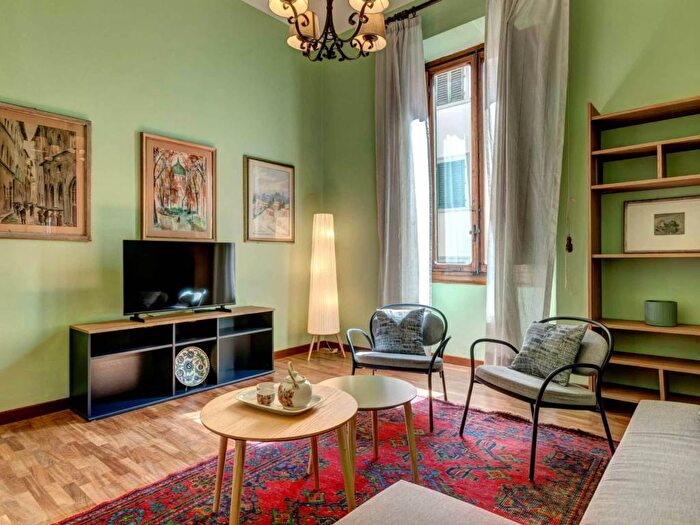 Appartamento trilocale in affitto in Via dei Serragli, San Frediano, Firenze