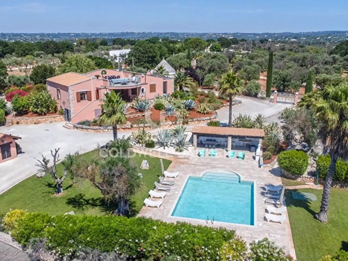Casa con 10 locali in vendita in Cda Lamatroccola Snc, Ostuni