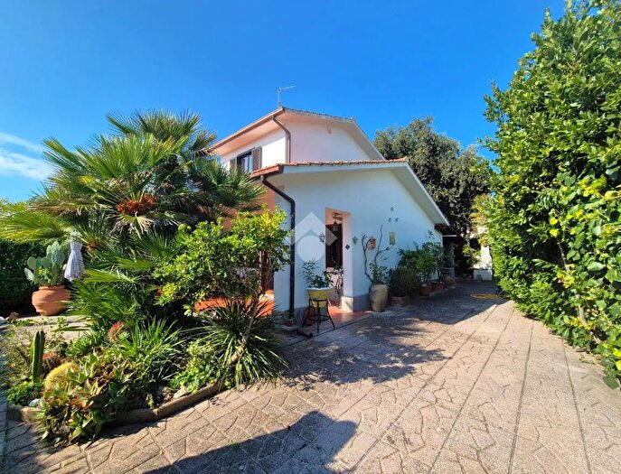 Casa quadrilocale in vendita in Marina Velca Golf, Tarquinia