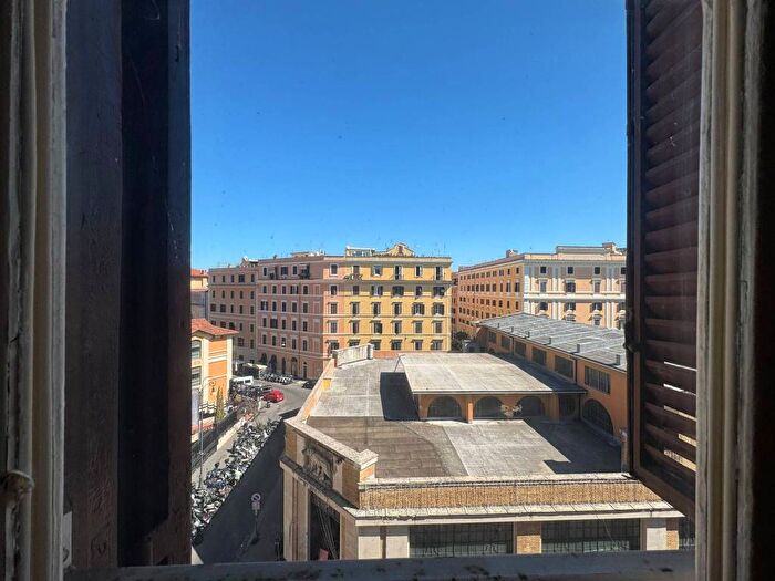 Appartamento trilocale in affitto in Piazza Alessandria, Salario Porta Pia, Roma