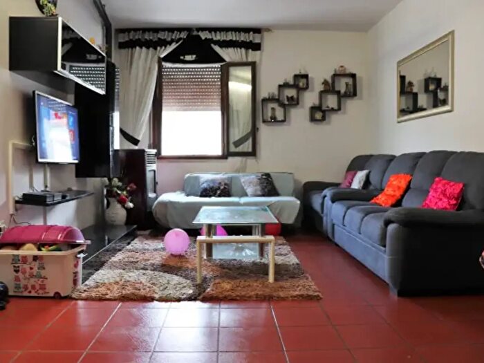 Appartamento con 5 locali in vendita in Via Isonzo, Romano DEzzelino