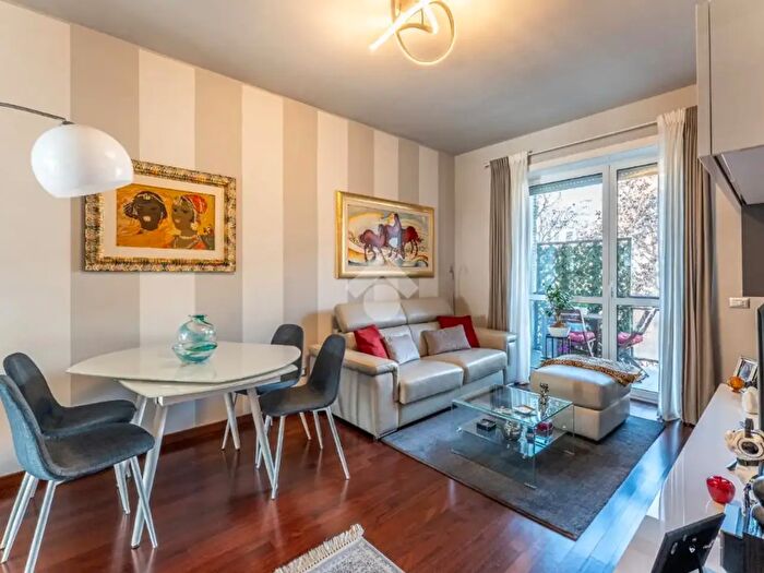 Appartamento bilocale in vendita in Via Cenisio, Milano