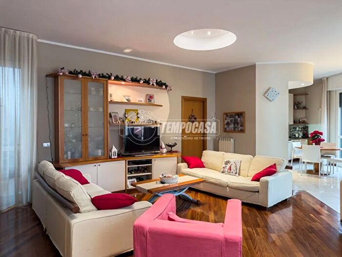 Appartamento trilocale in vendita in Via IV Novembre B, Paderno Dugnano