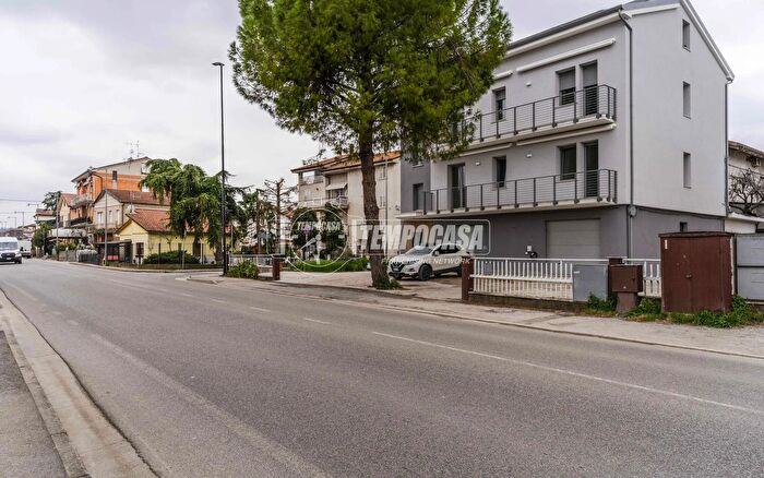 Appartamento quadrilocale in vendita in Via Carducci, Morrovalle