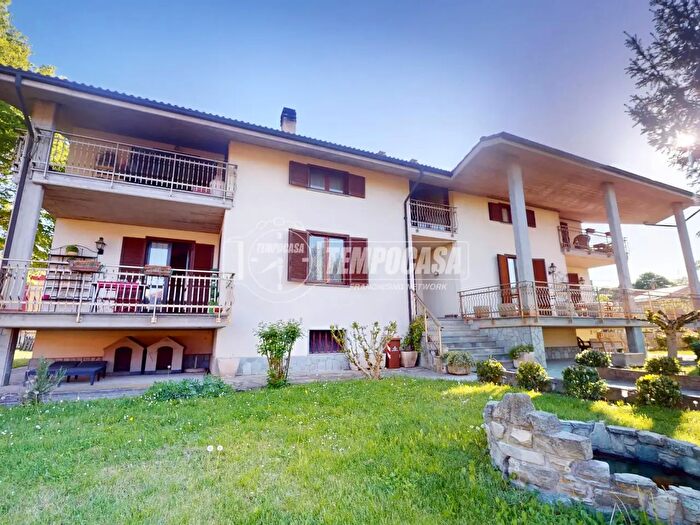 Appartamento con 12 locali in vendita in Località Oltre Rea, Monchiero