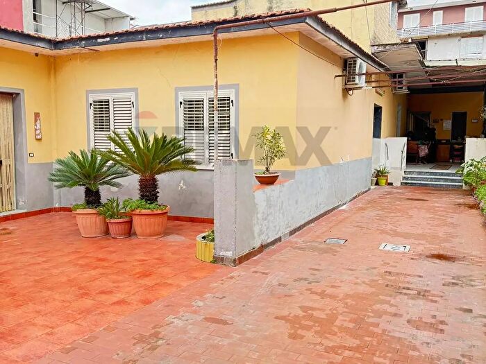 Casa con 6 locali in vendita in Caivano