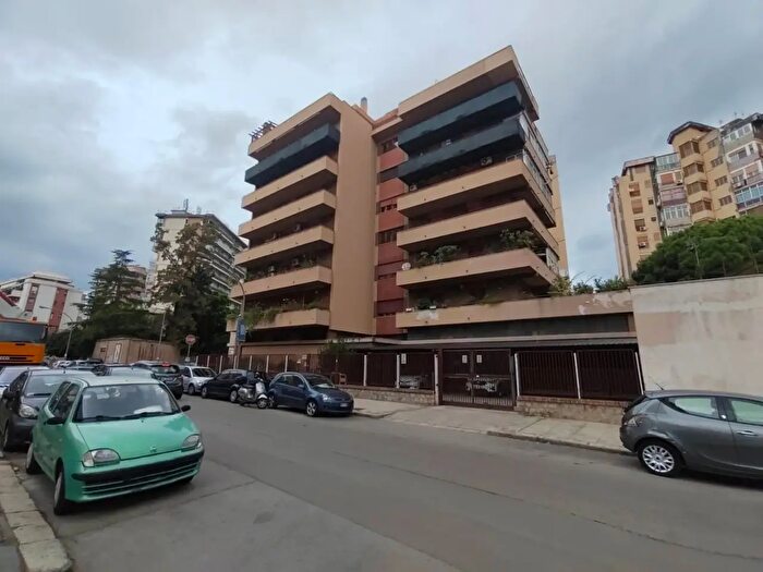Appartamento con 6 locali in vendita in Via Ferdinando di Giorgi, Palermo