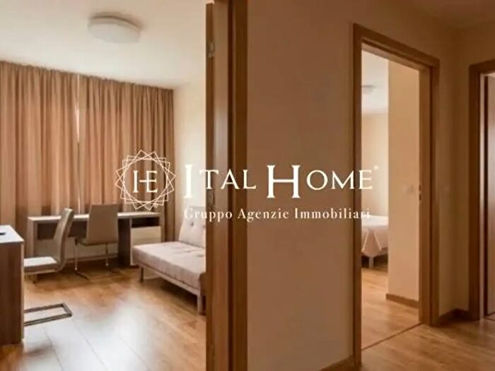 Appartamento trilocale in vendita in Via Val Maira, Milano