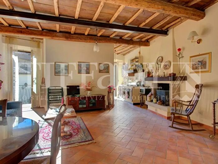 Casa quadrilocale in vendita in Piazza Santissima Annunziata, Riofreddo