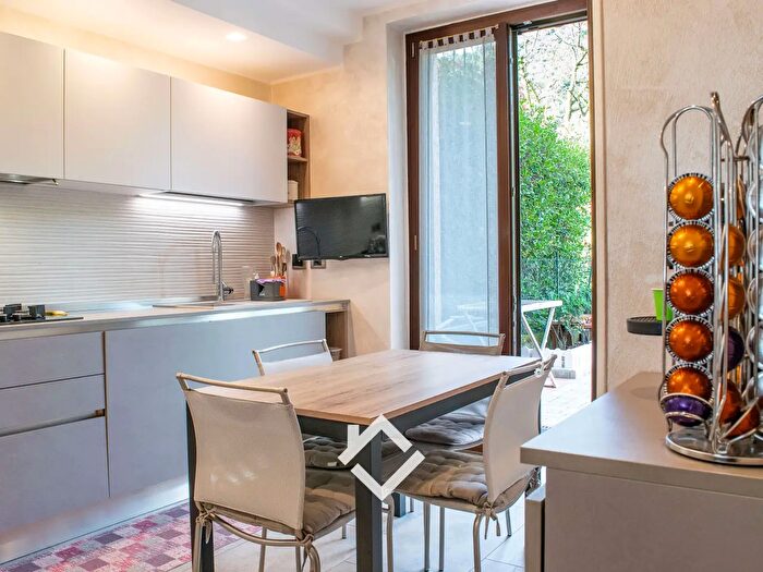 Casa con 5 locali in vendita in Via Fontana, Comabbio