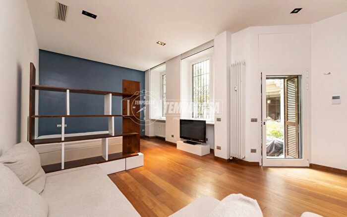 Appartamento bilocale in vendita in Via Luigi Settembrini, Milano