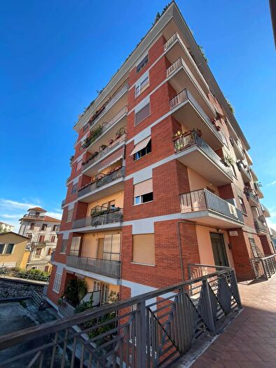 Appartamento quadrilocale in vendita in Via Fosse Ardeatine, Frosinone