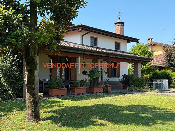 Case in Vendita e in Affitto - 3