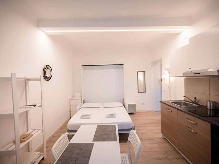 Appartamento monolocale in affitto in Via Alessandro Tadino, Porta Venezia, Milano