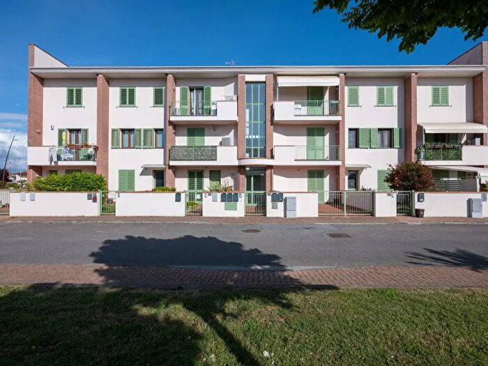 Appartamento trilocale in vendita in Cascina