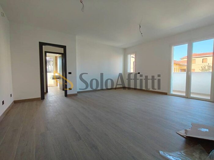 Appartamento trilocale in affitto in Centro, Magnago